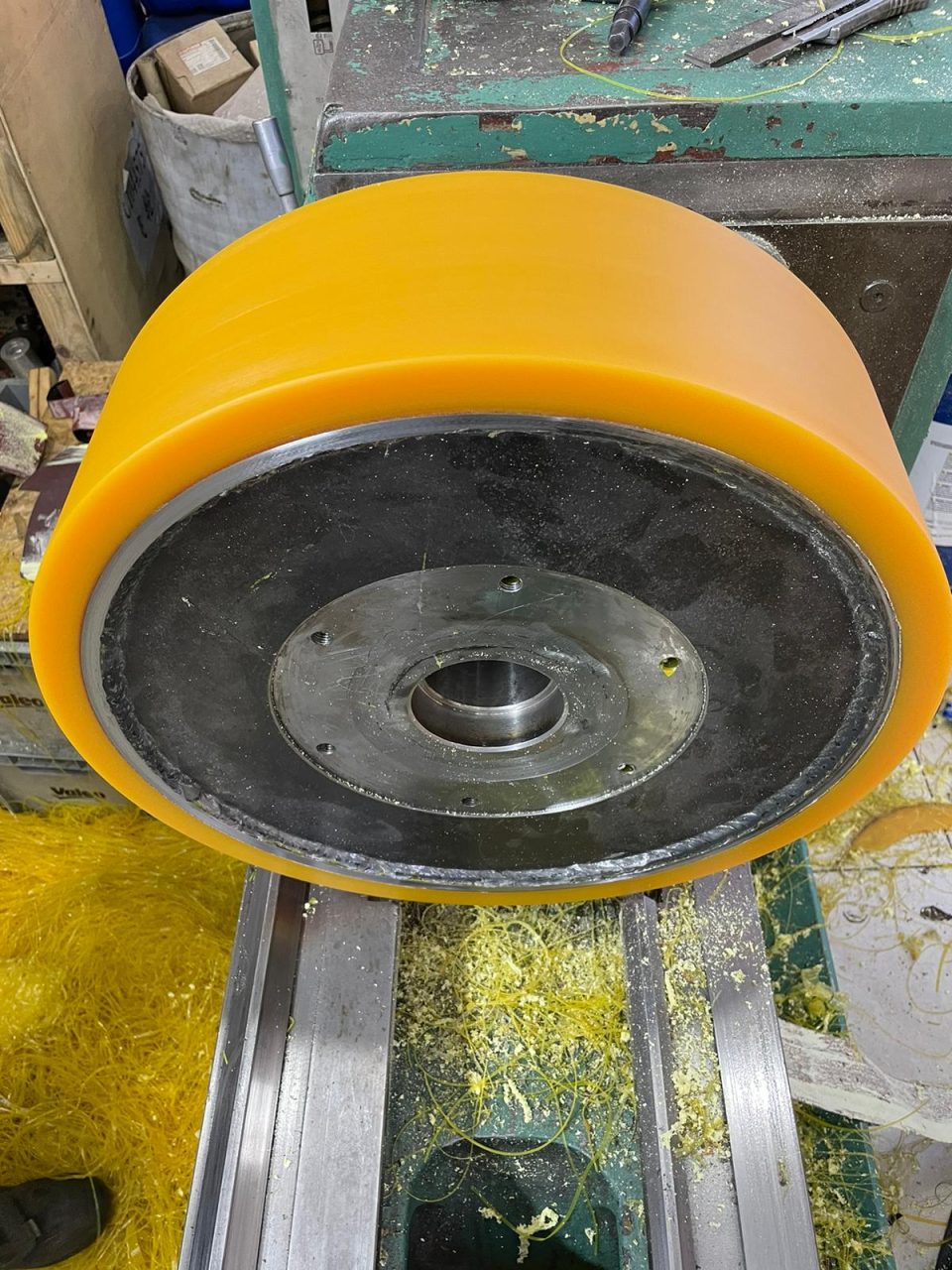 Ağır Yük Tekeri Kaplama