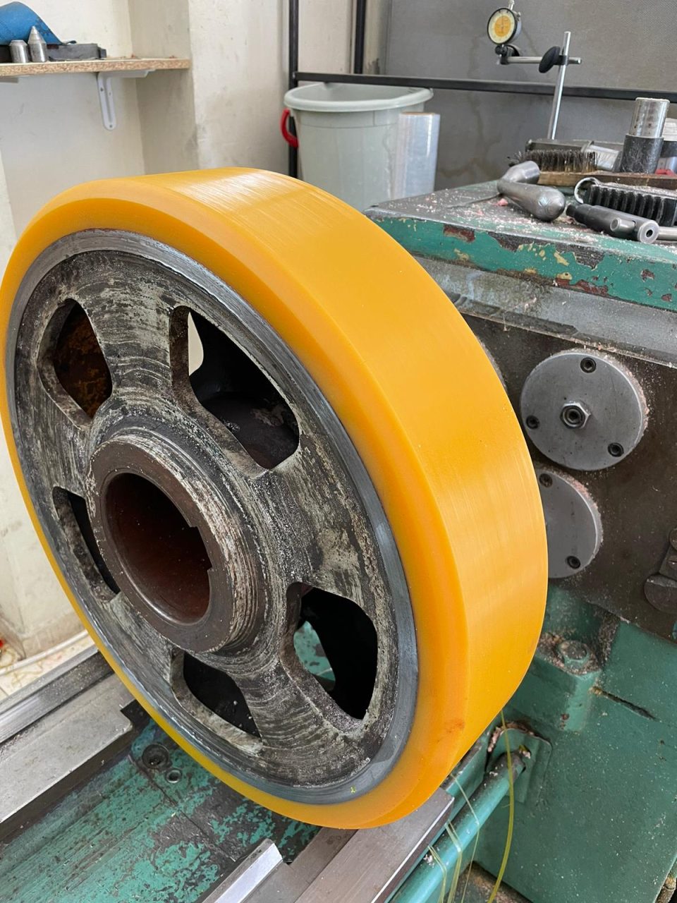 Ağır Yük Tekeri Kaplama